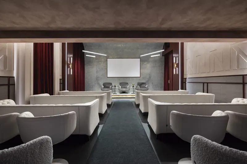 Cómo mejorar la acústica de un auditorio: criterios de diseño y soluciones aplicadas