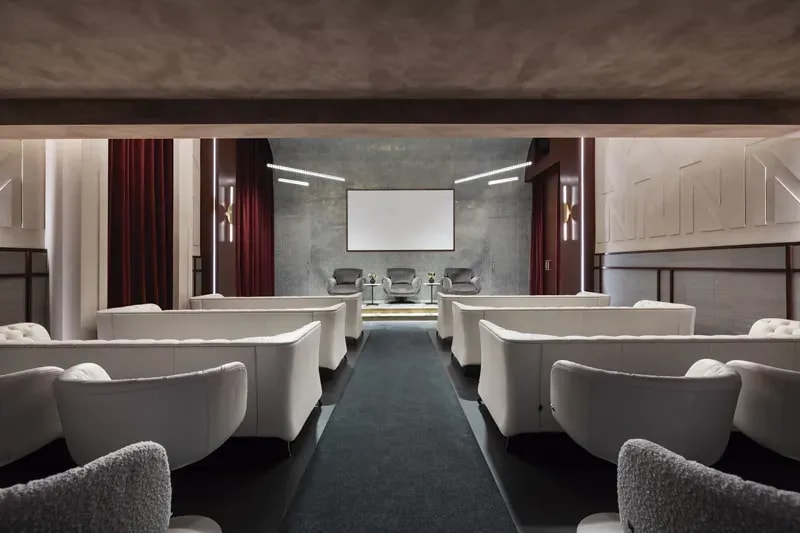 Cómo mejorar la acústica de un auditorio: criterios de diseño y soluciones aplicadas