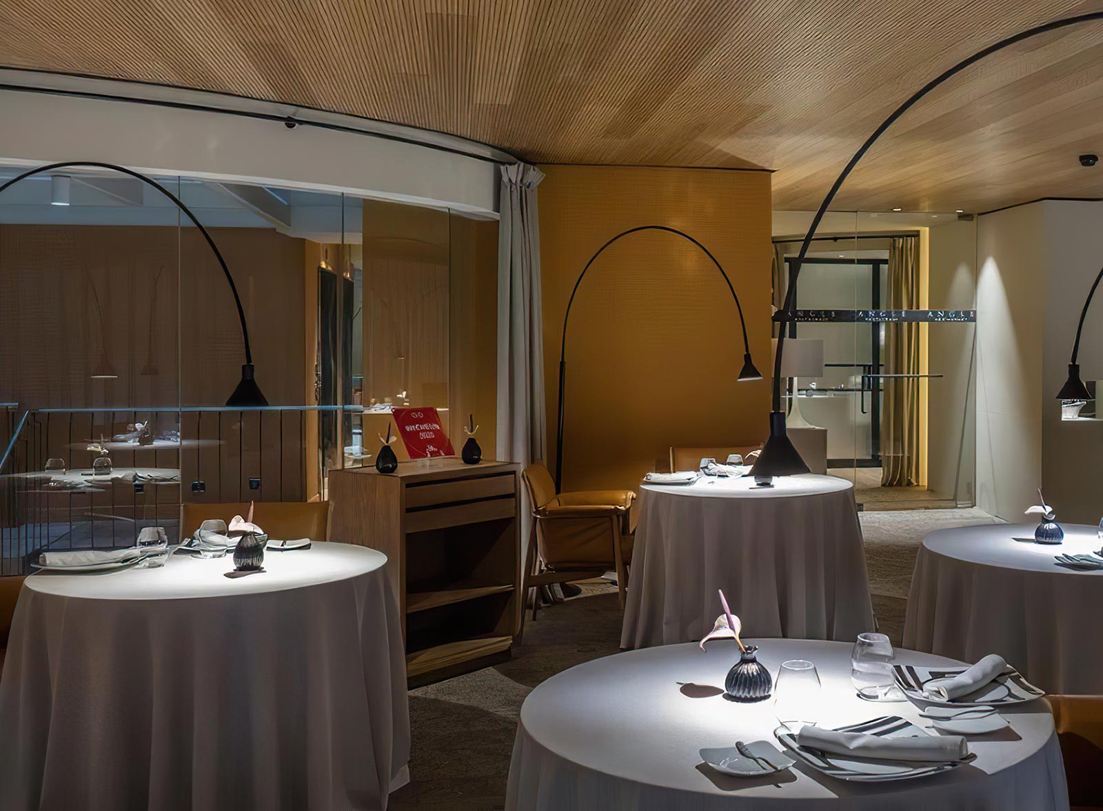 Ideatec proyect angle restaurant